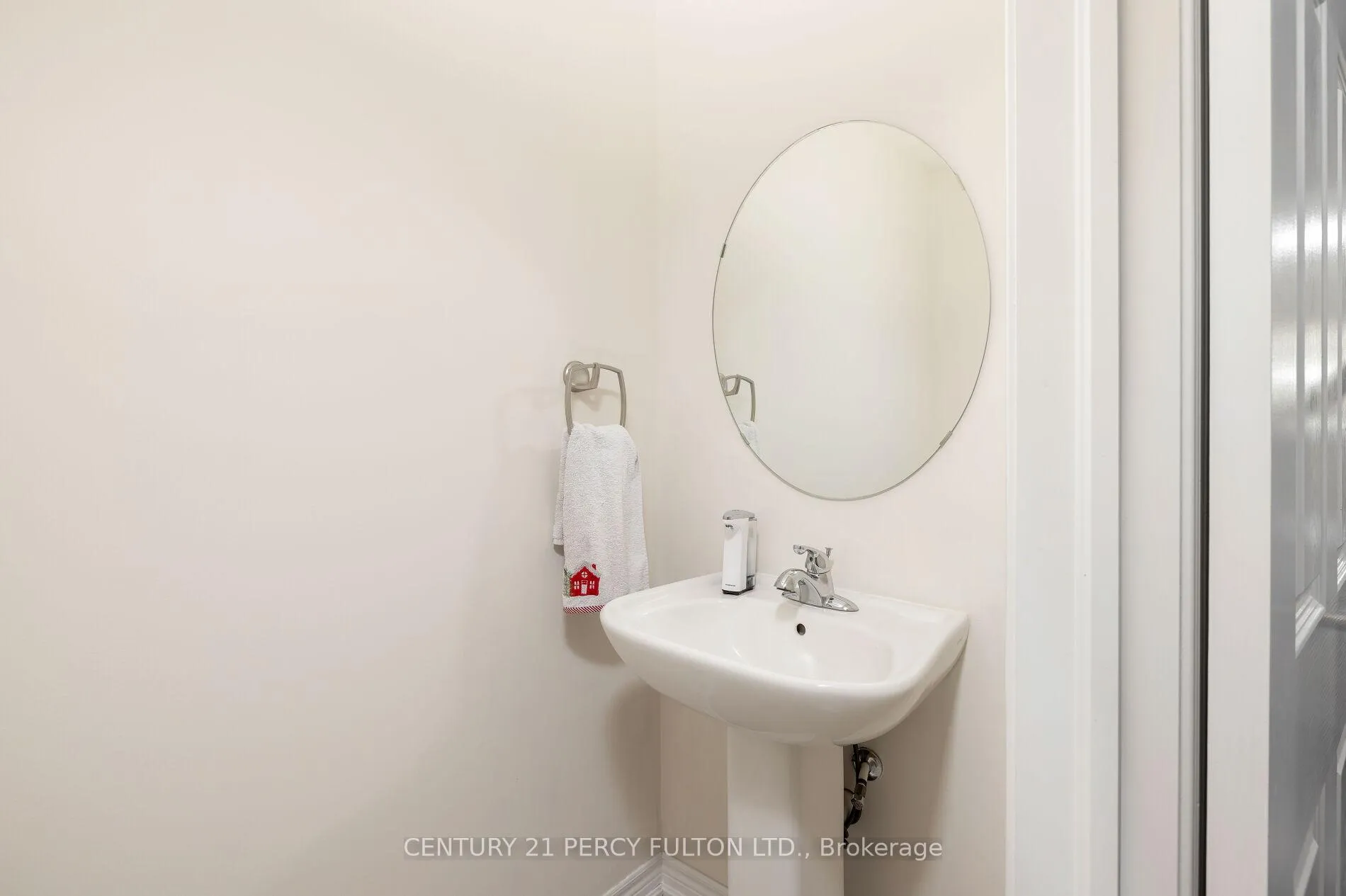Photo 18 of 202 Sky Harbour Drive, Brampton, Bram West — HOMEH