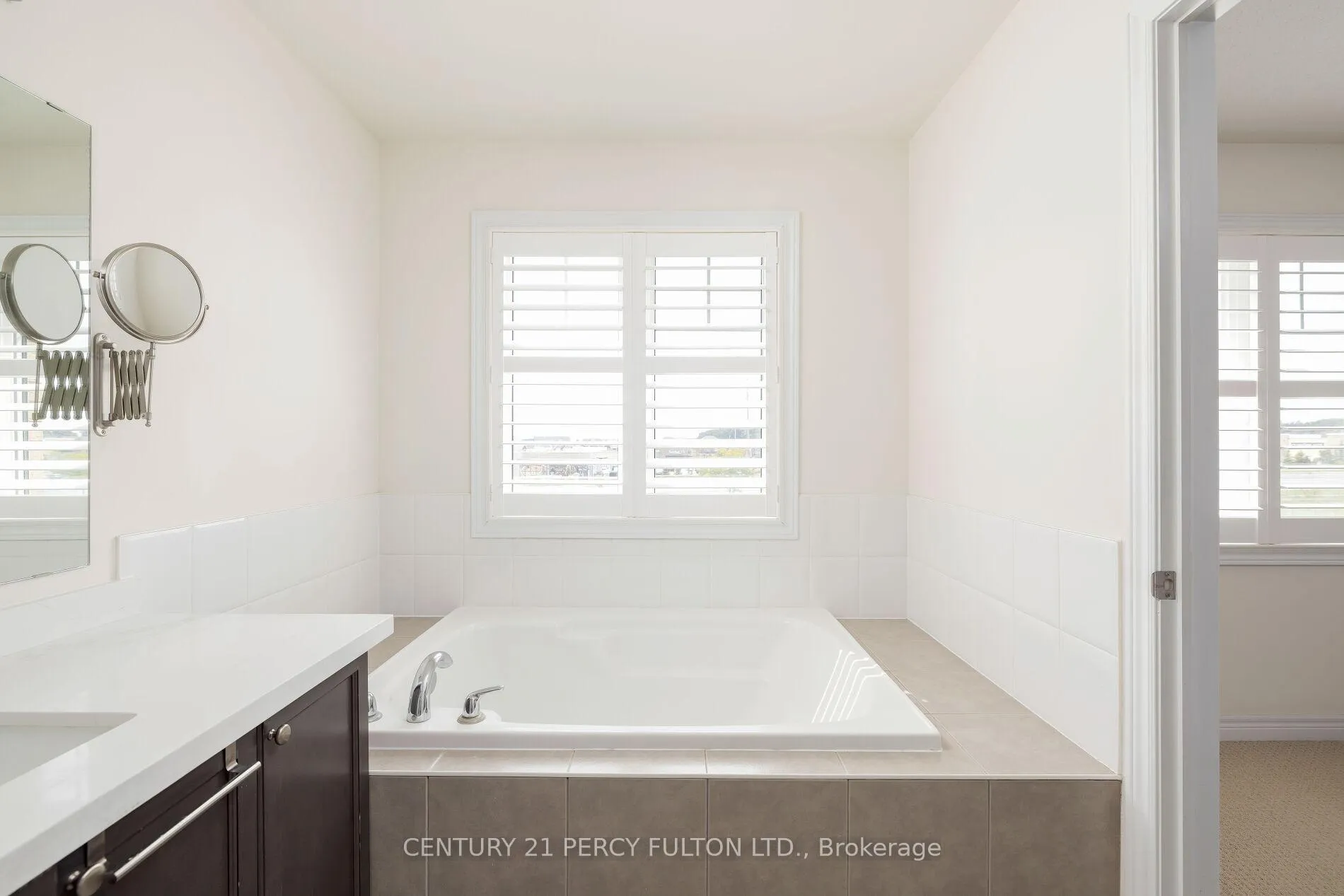 Photo 31 of 202 Sky Harbour Drive, Brampton, Bram West — HOMEH