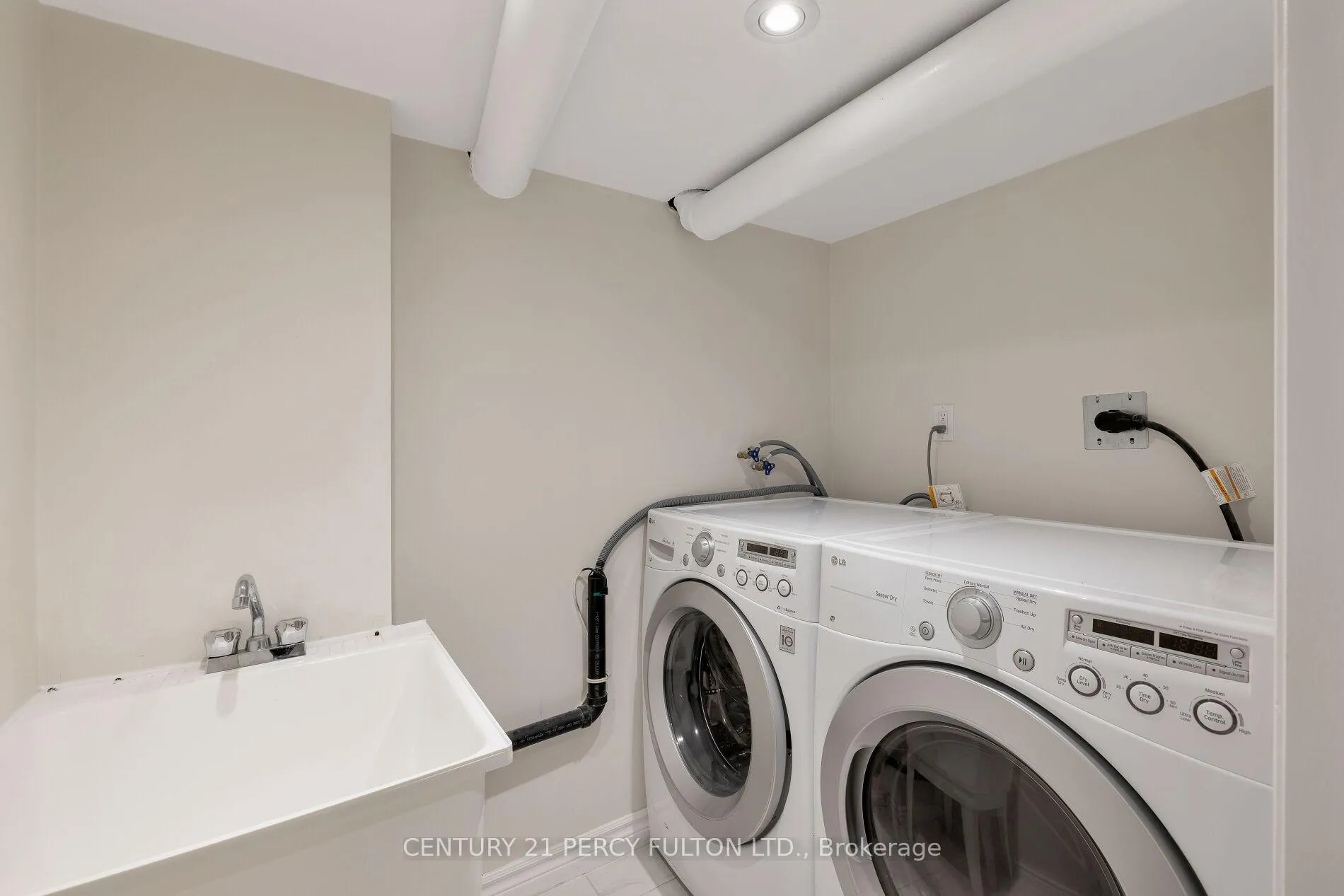 Photo 40 of 202 Sky Harbour Drive, Brampton, Bram West — HOMEH