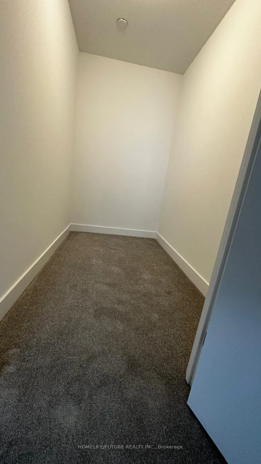 Photo 4 of Unit 9, 1480 Bayly Street, Pickering, Bay Ridges — HOMEH