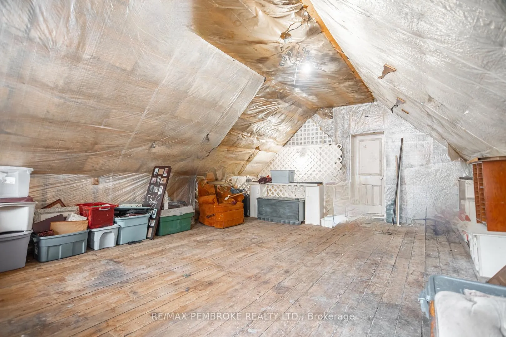 Photo 10 of 476 Airport Road, Petawawa — HOMEH