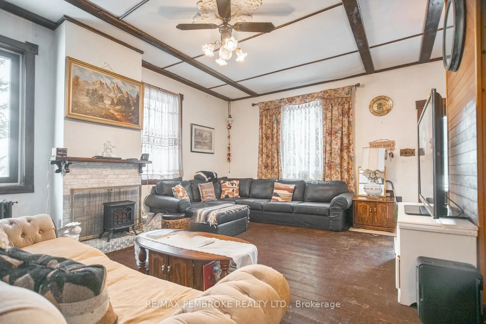 Photo 18 of 476 Airport Road, Petawawa — HOMEH