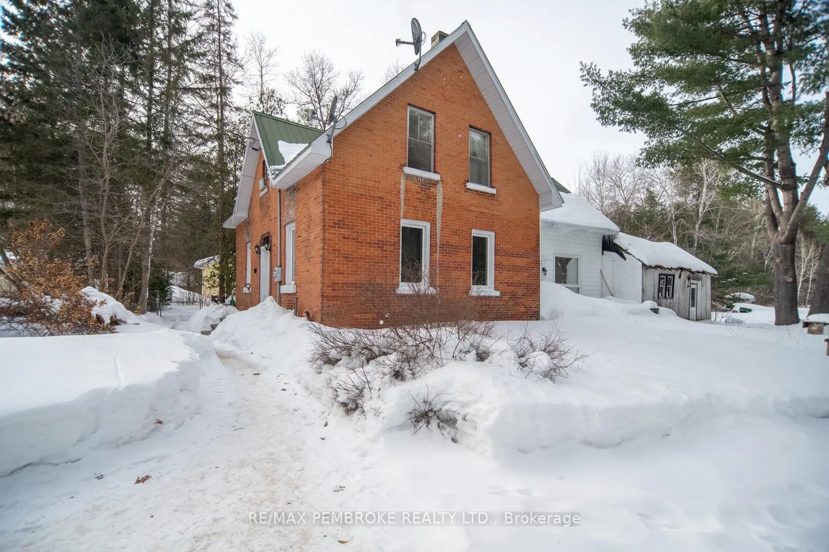 Photo 33 of 476 Airport Road, Petawawa — HOMEH