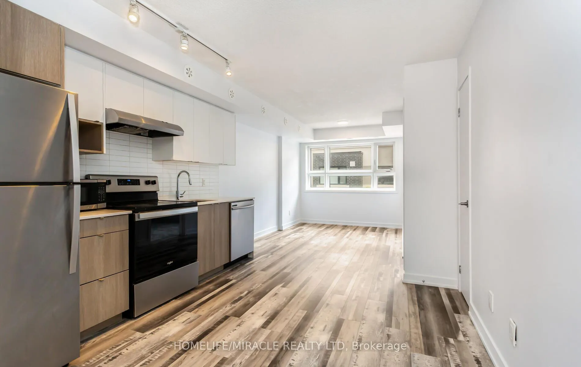 Photo 4 of Unit 203, 1137 Cooke Boulevard, Burlington, LaSalle — HOMEH