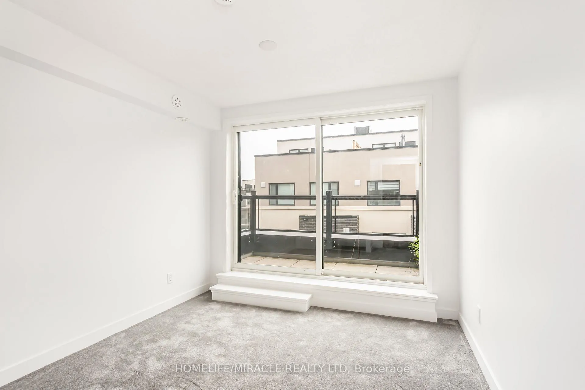 Photo 10 of Unit 203, 1137 Cooke Boulevard, Burlington, LaSalle — HOMEH