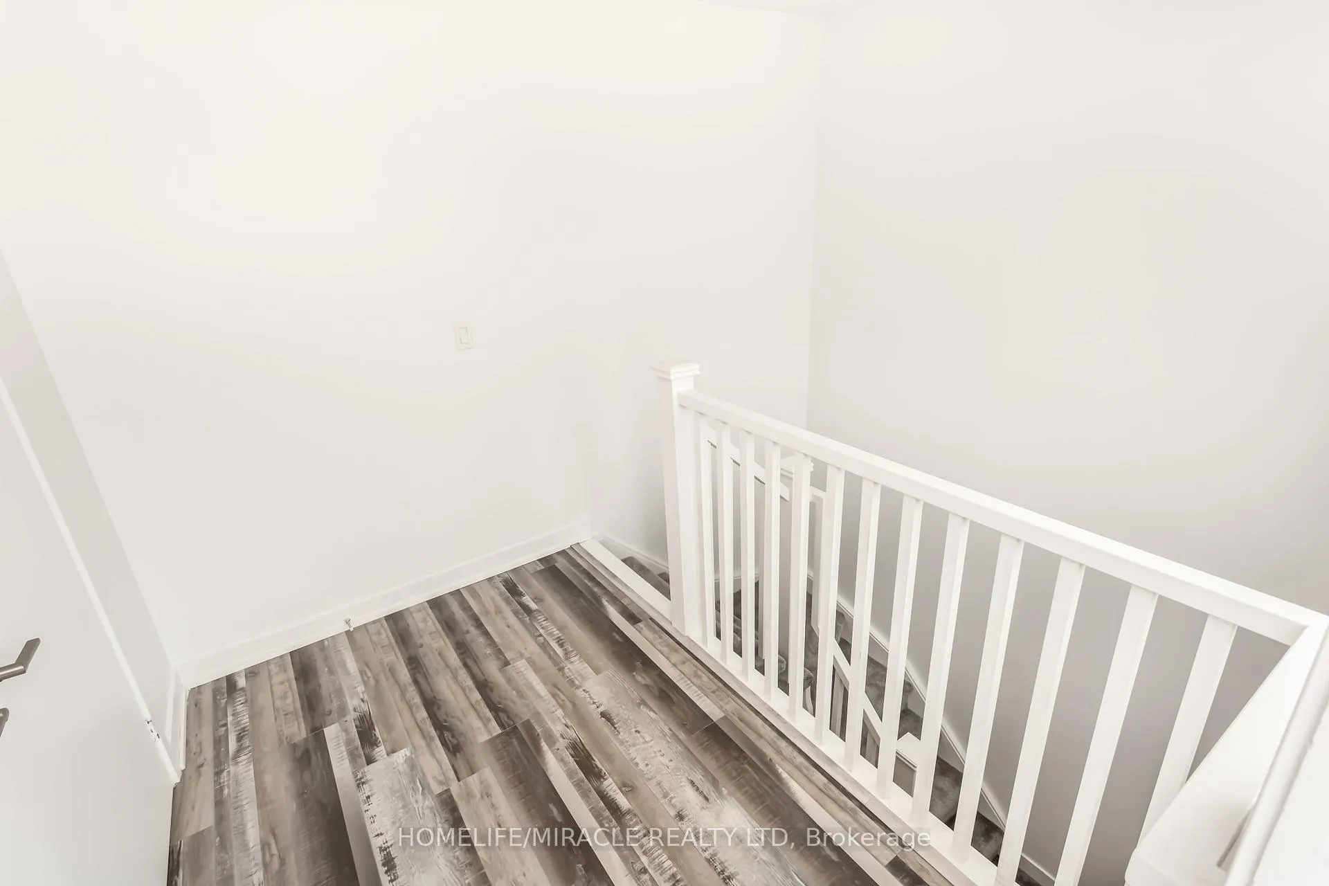 Photo 15 of Unit 203, 1137 Cooke Boulevard, Burlington, LaSalle — HOMEH