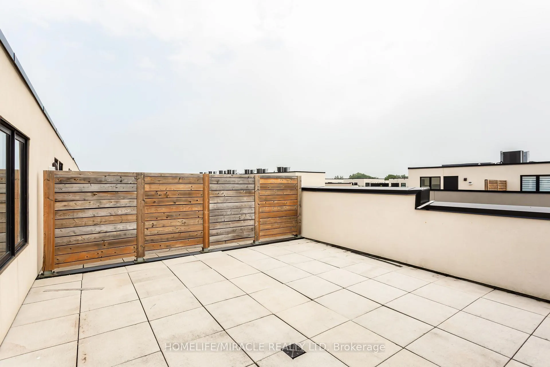 Photo 17 of Unit 203, 1137 Cooke Boulevard, Burlington, LaSalle — HOMEH