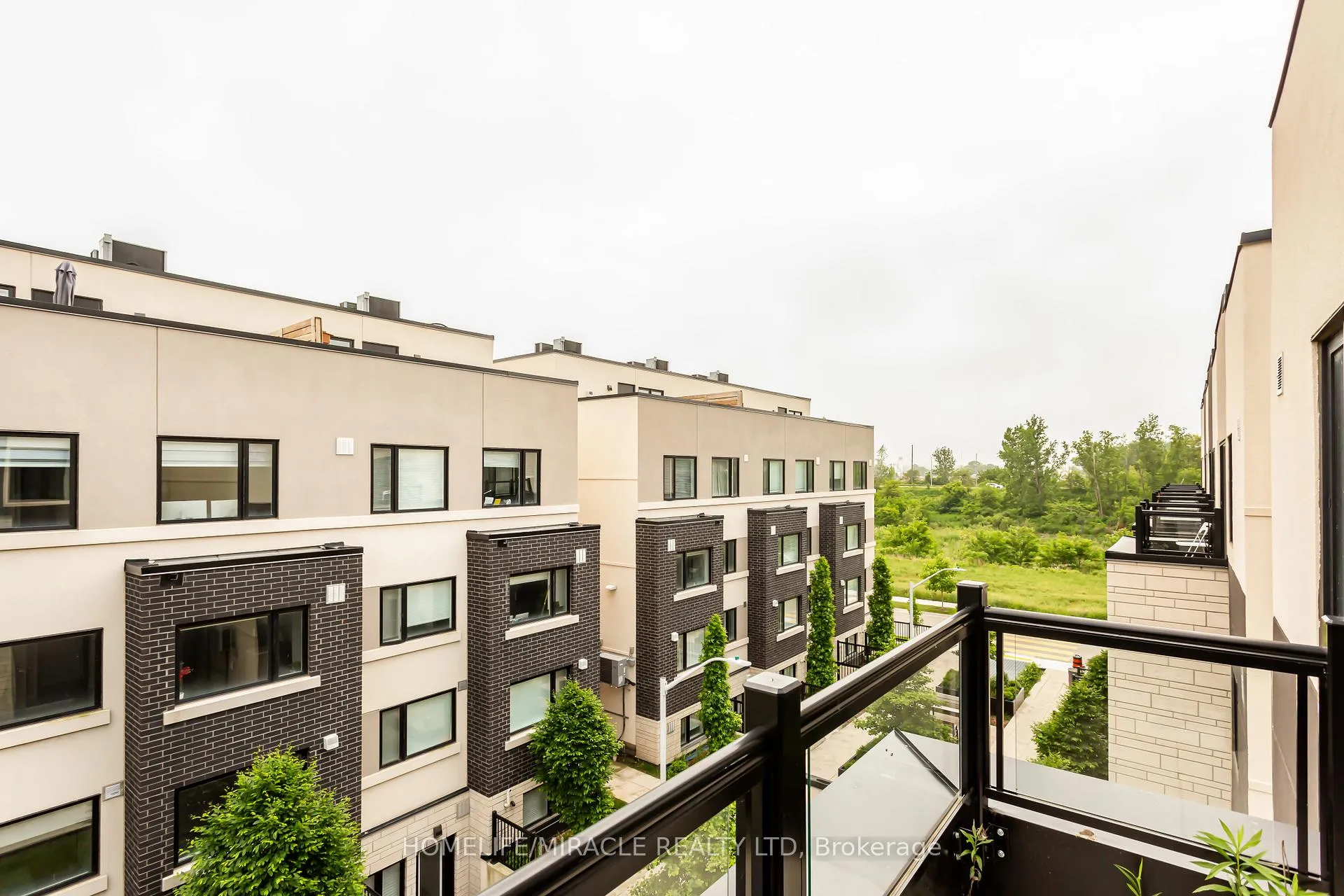 Photo 19 of Unit 203, 1137 Cooke Boulevard, Burlington, LaSalle — HOMEH