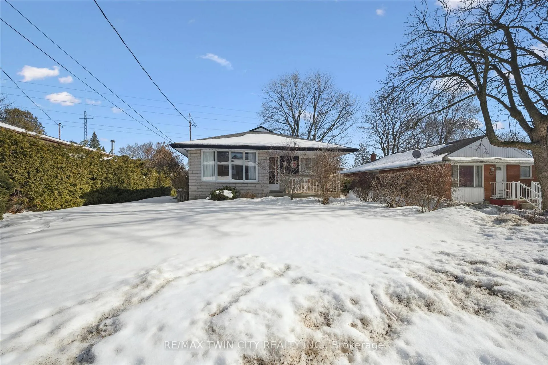 Photo 3 of 358 Southill Drive, Kitchener — HOMEH