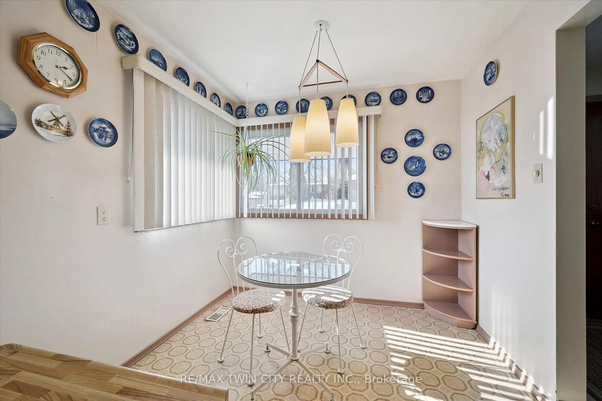 Photo 13 of 358 Southill Drive, Kitchener — HOMEH