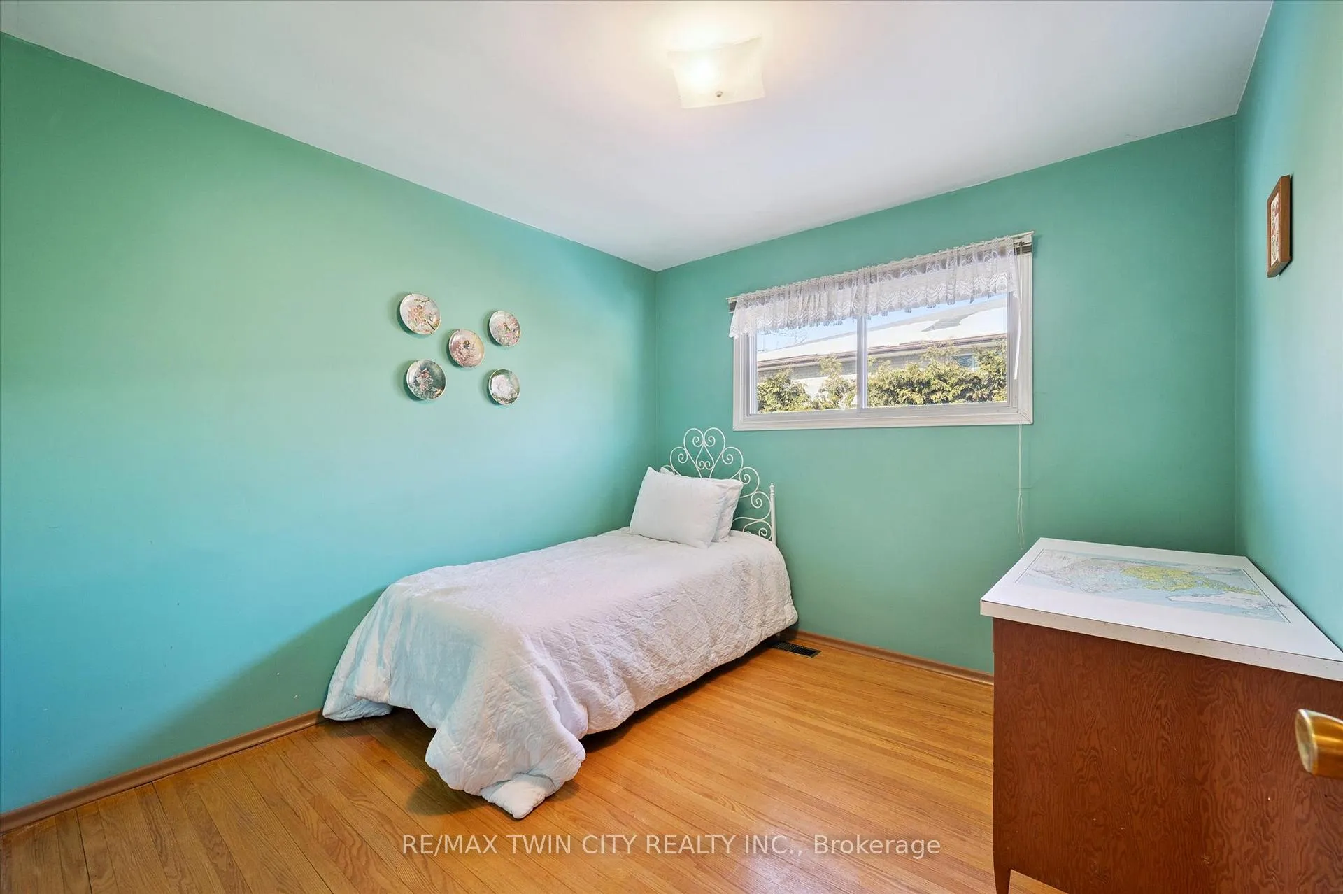 Photo 14 of 358 Southill Drive, Kitchener — HOMEH