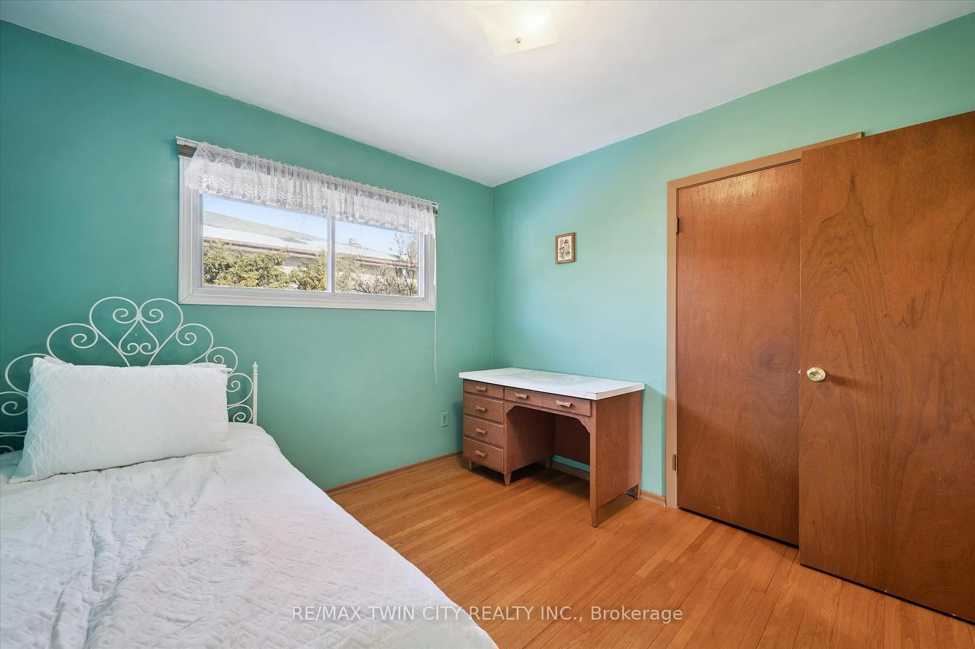 Photo 15 of 358 Southill Drive, Kitchener — HOMEH