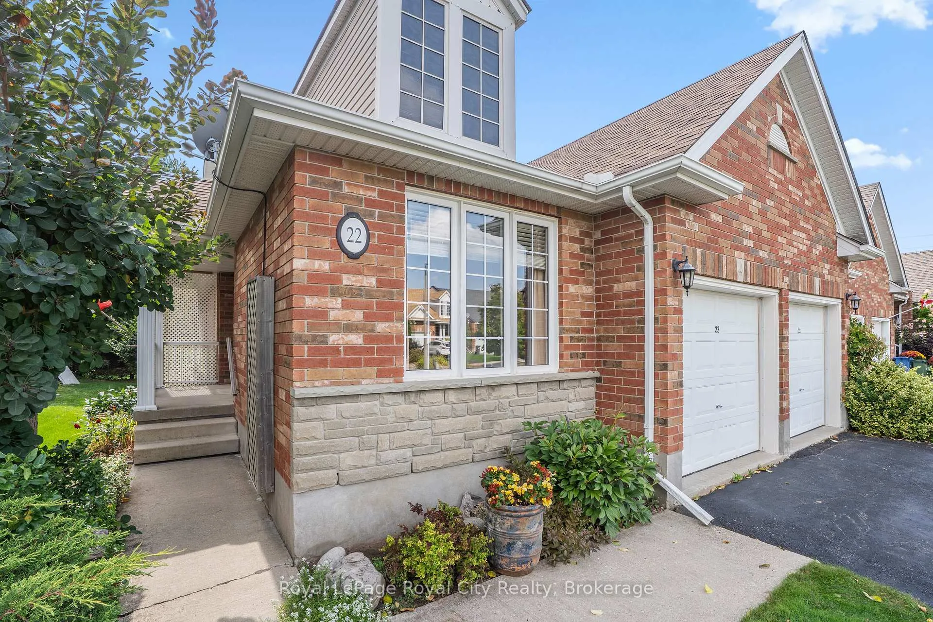 Photo 2 of 22 Thornton Street, Guelph, Grange Road — HOMEH