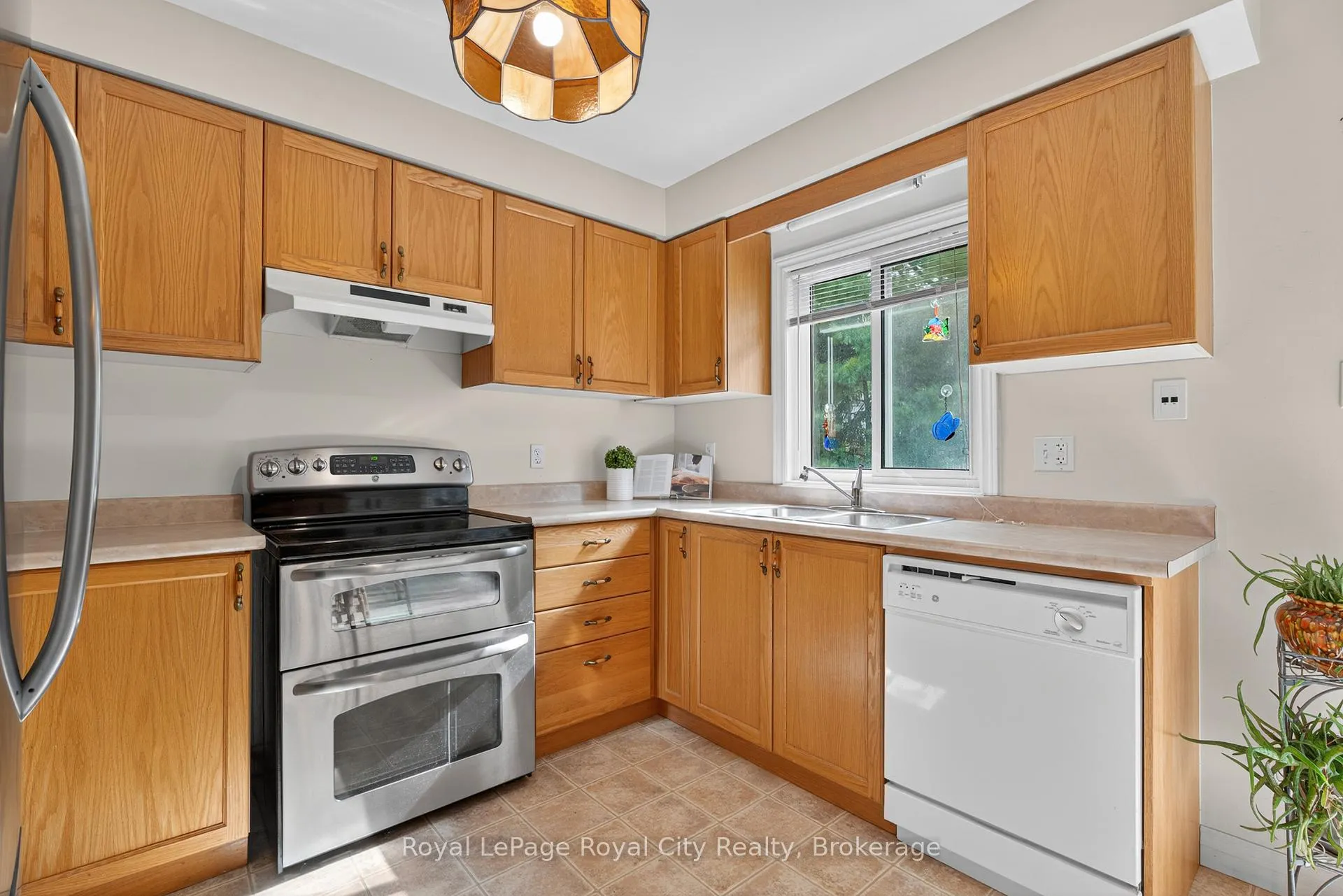 Photo 24 of 22 Thornton Street, Guelph, Grange Road — HOMEH