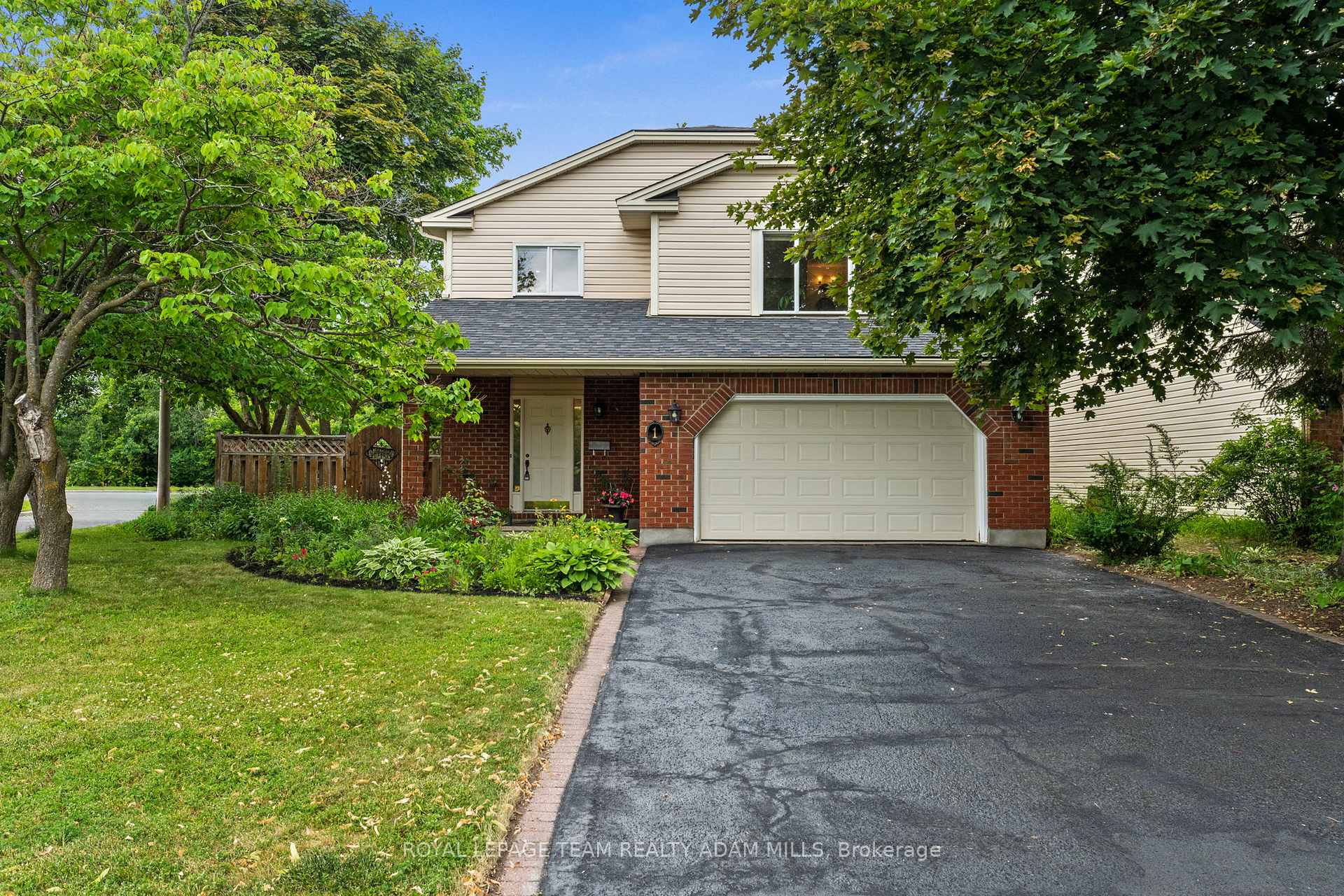 Photo 1 of 1 Briermoor Crescent, Ottawa, Hunt Club Park/Greenboro — HOMEH