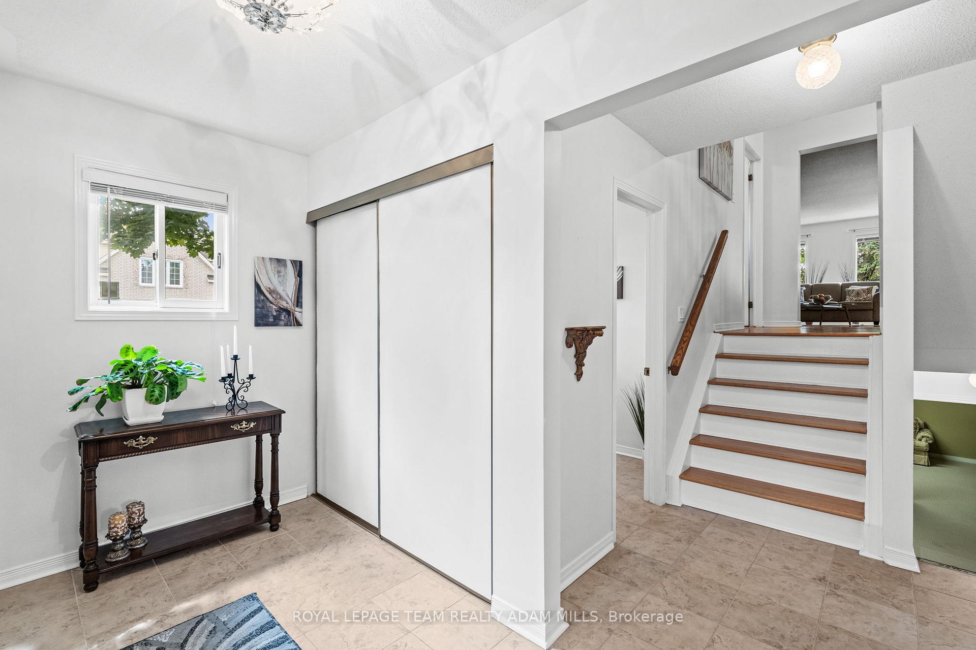 Photo 7 of 1 Briermoor Crescent, Ottawa, Hunt Club Park/Greenboro — HOMEH