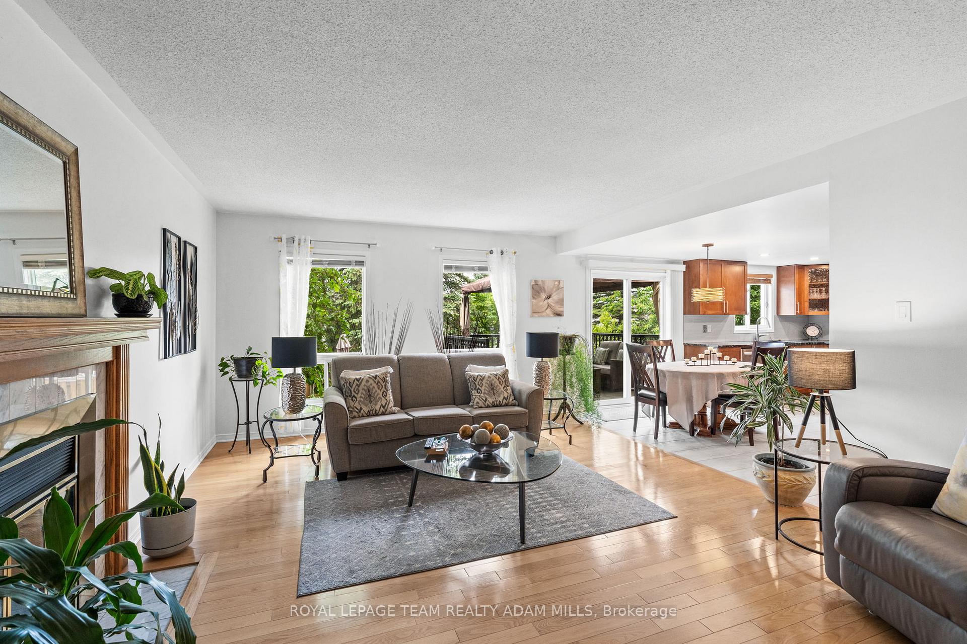 Photo 10 of 1 Briermoor Crescent, Ottawa, Hunt Club Park/Greenboro — HOMEH