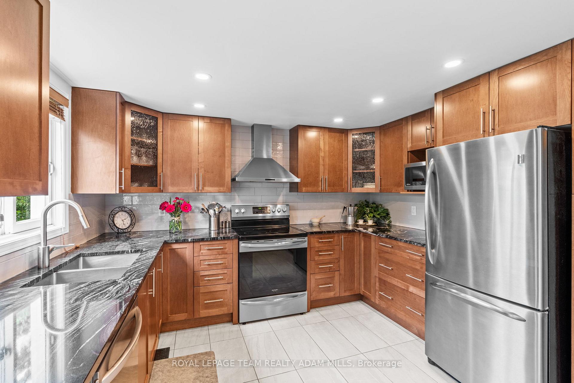 Photo 14 of 1 Briermoor Crescent, Ottawa, Hunt Club Park/Greenboro — HOMEH