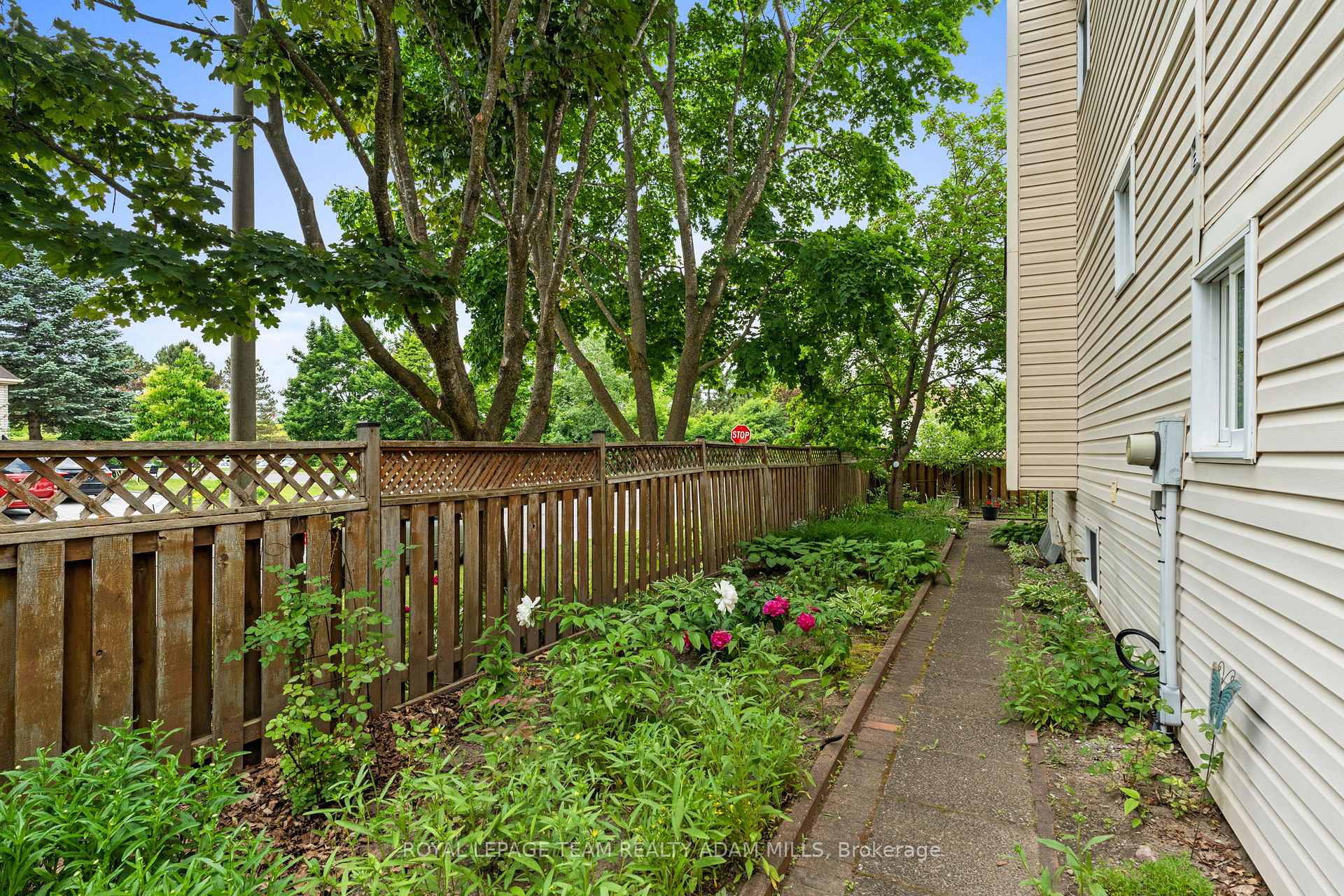 Photo 34 of 1 Briermoor Crescent, Ottawa, Hunt Club Park/Greenboro — HOMEH
