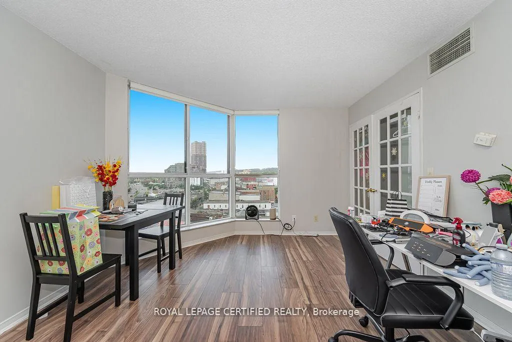 Photo 13 of Unit 803, 140 Dunlop Street E, Barrie, City Centre — HOMEH