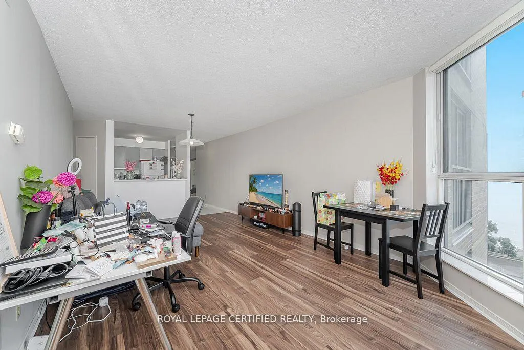 Photo 14 of Unit 803, 140 Dunlop Street E, Barrie, City Centre — HOMEH