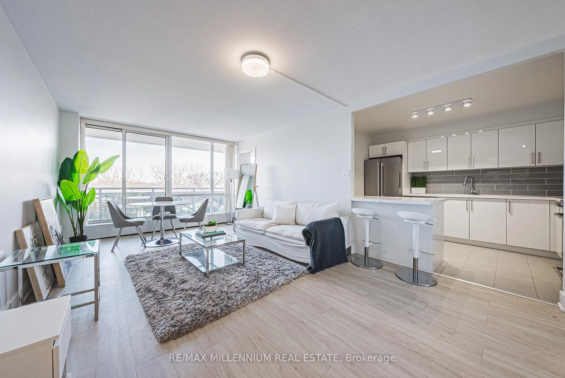 Photo 14 of Unit 708, 2160 Lakeshore Road, Burlington, Brant — HOMEH