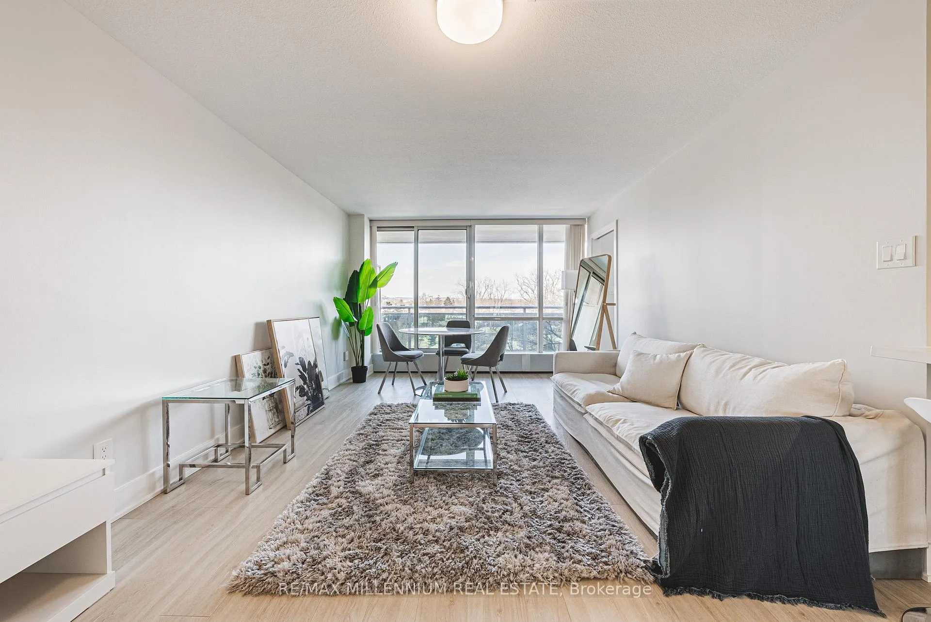 Photo 15 of Unit 708, 2160 Lakeshore Road, Burlington, Brant — HOMEH