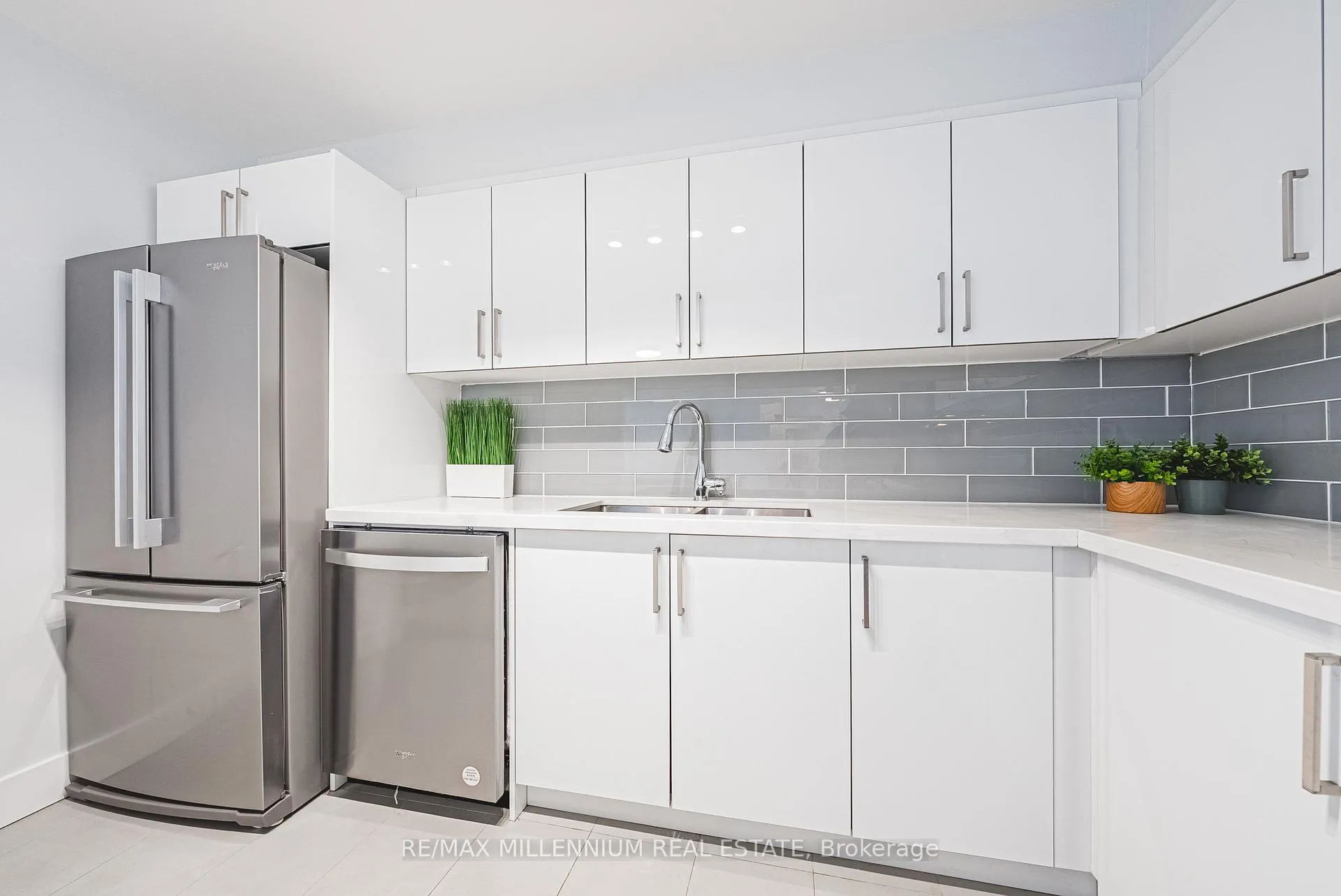Photo 19 of Unit 708, 2160 Lakeshore Road, Burlington, Brant — HOMEH