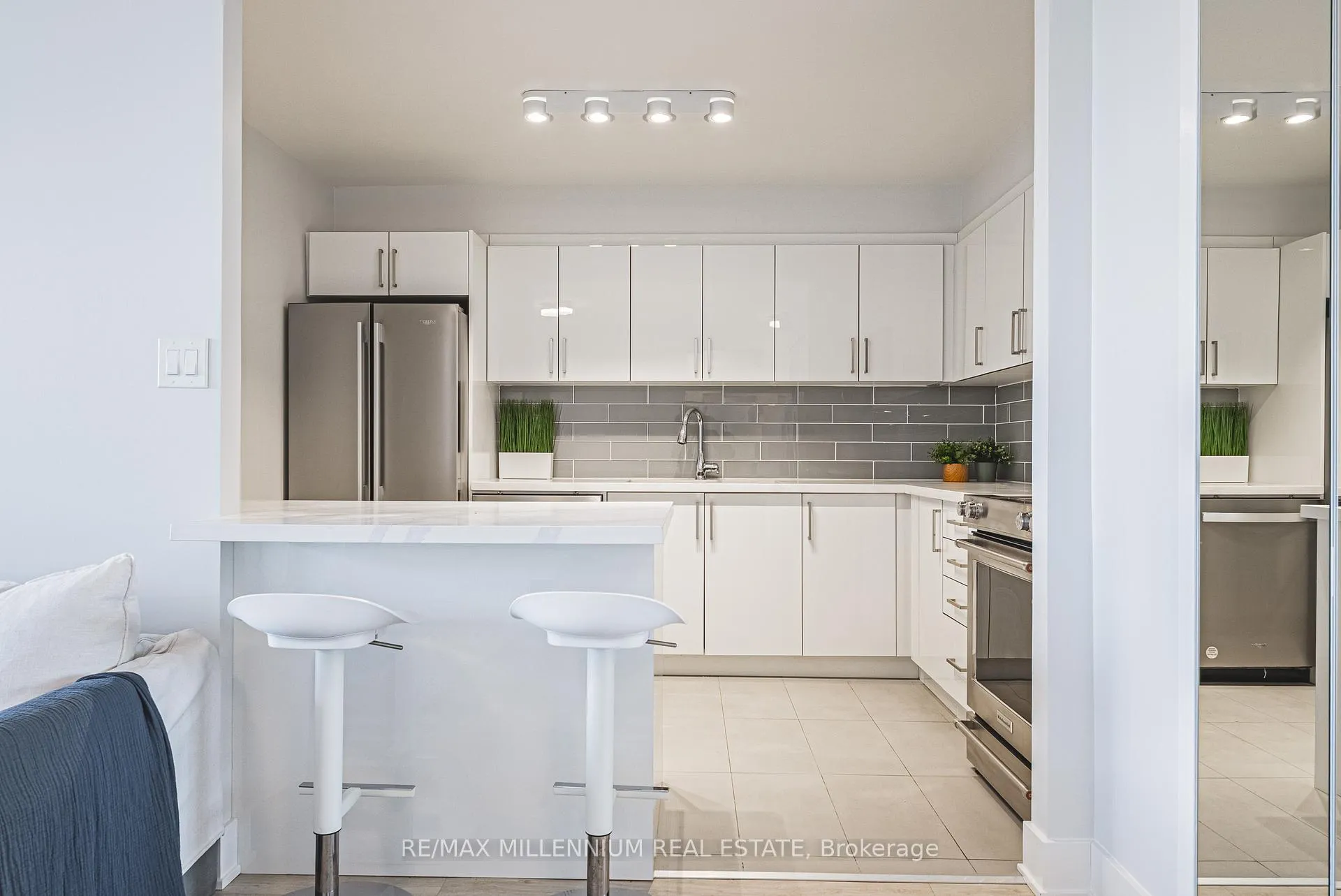 Photo 22 of Unit 708, 2160 Lakeshore Road, Burlington, Brant — HOMEH