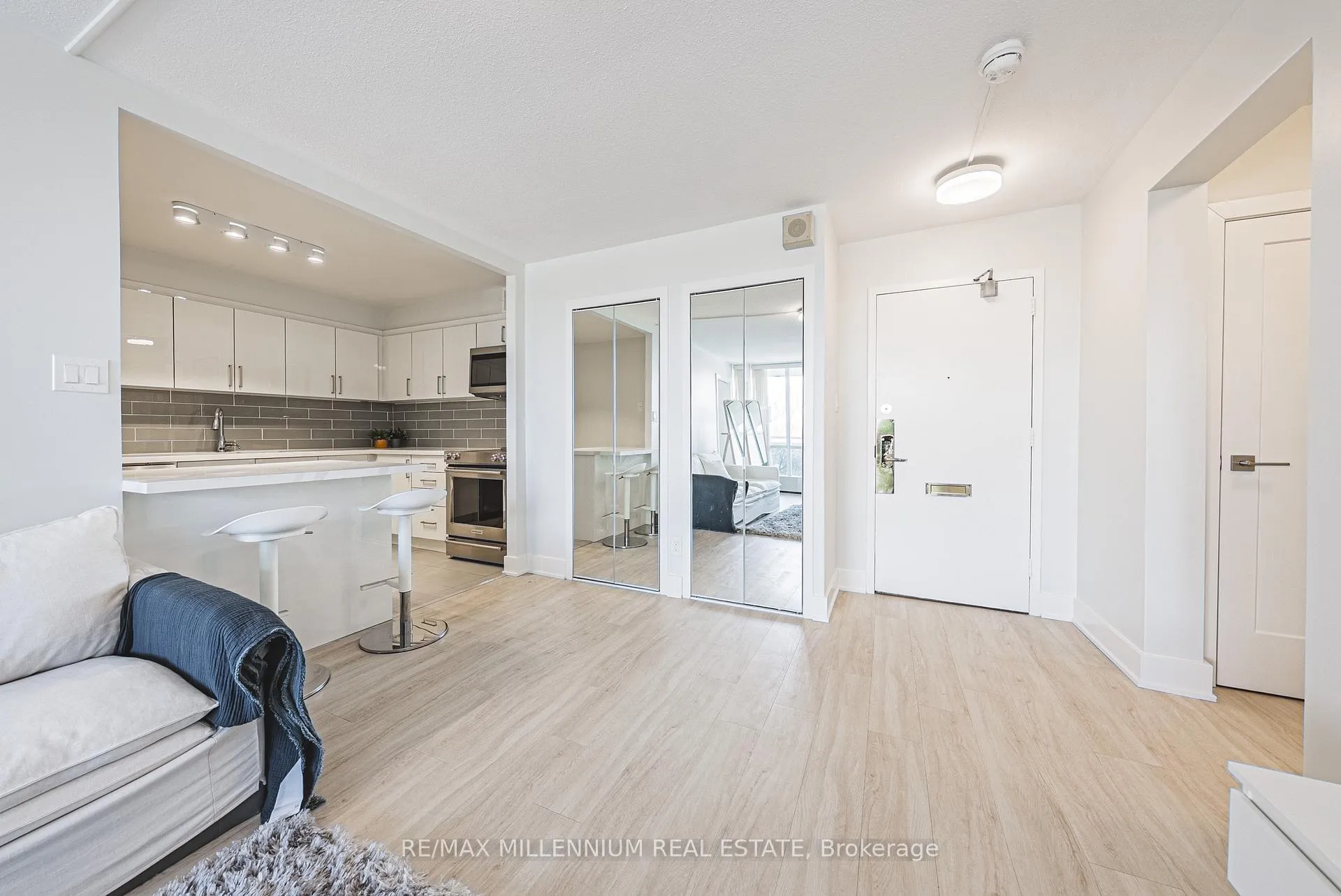 Photo 26 of Unit 708, 2160 Lakeshore Road, Burlington, Brant — HOMEH
