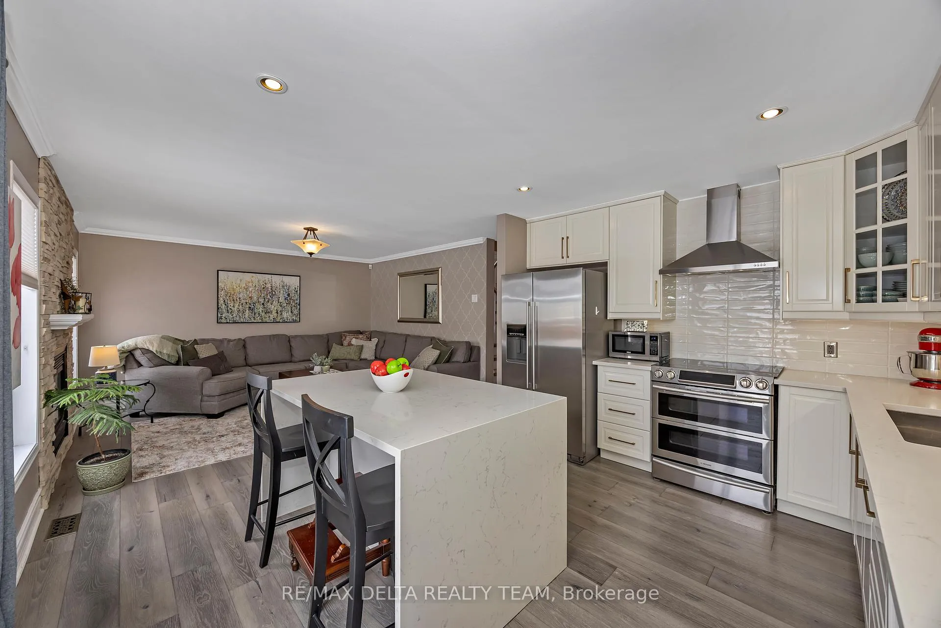 Photo 10 of 39 Sunvale Way, Ottawa, Barrhaven East — HOMEH