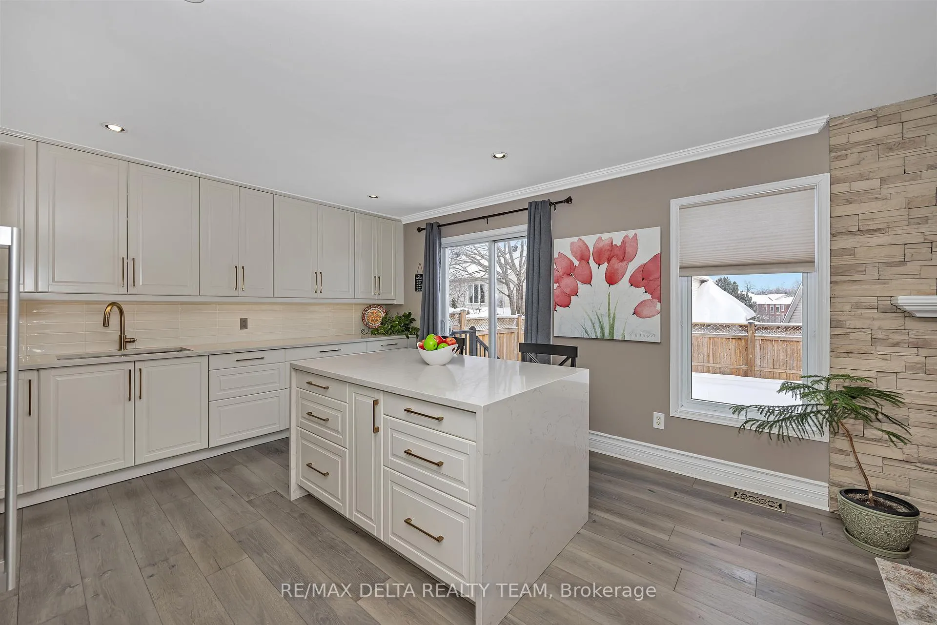 Photo 13 of 39 Sunvale Way, Ottawa, Barrhaven East — HOMEH