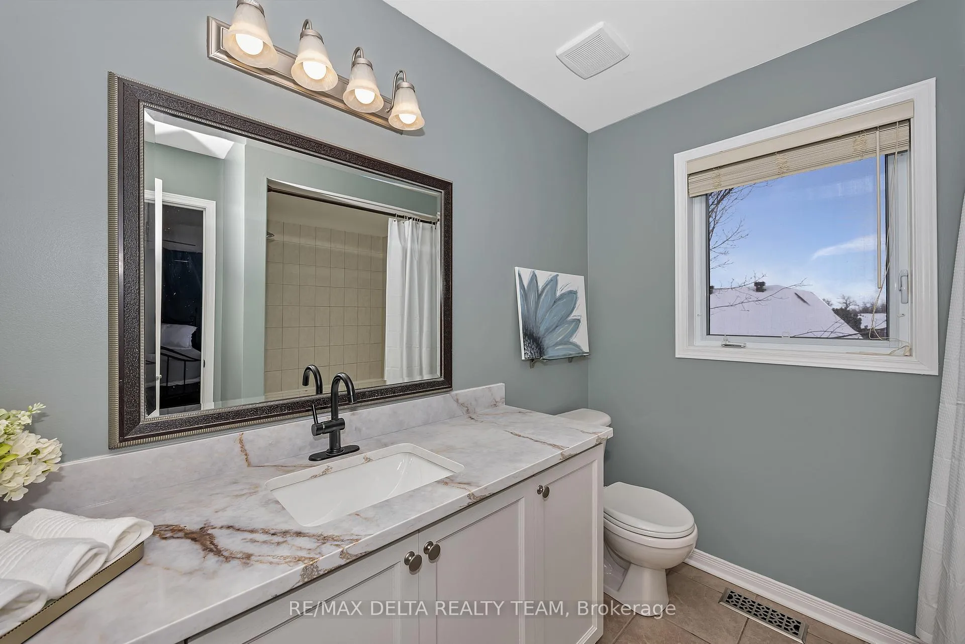 Photo 21 of 39 Sunvale Way, Ottawa, Barrhaven East — HOMEH