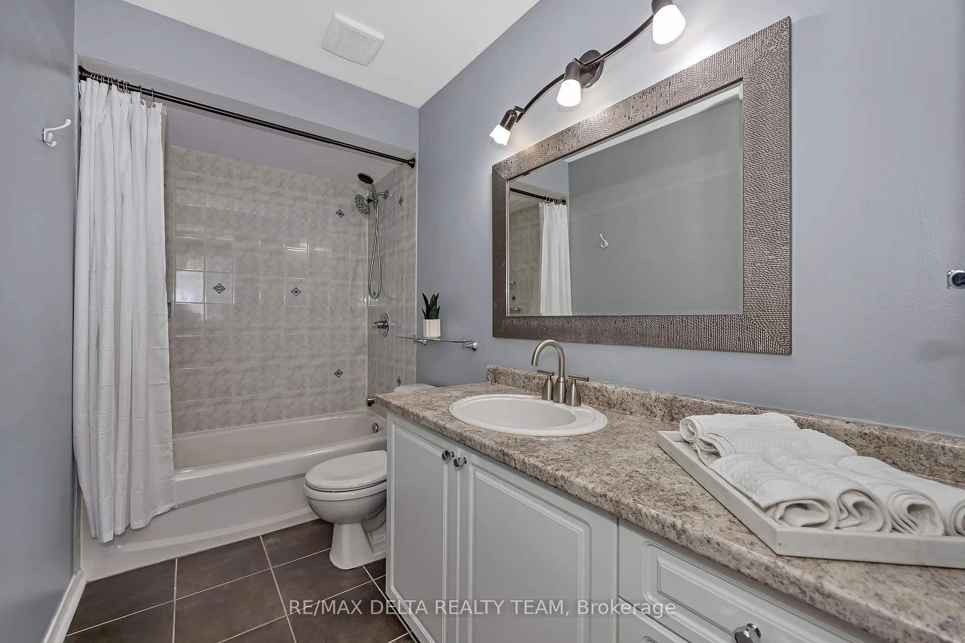 Photo 27 of 39 Sunvale Way, Ottawa, Barrhaven East — HOMEH