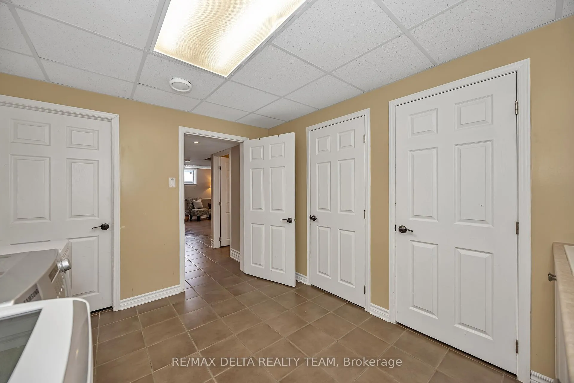 Photo 34 of 39 Sunvale Way, Ottawa, Barrhaven East — HOMEH