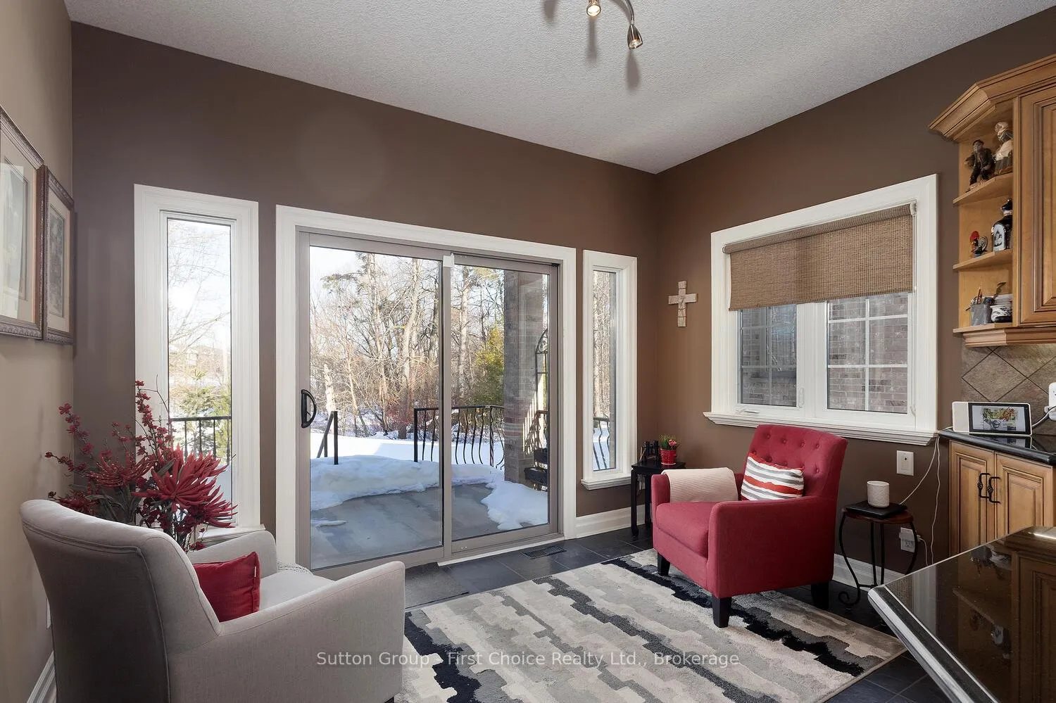 Photo 17 of 32 North Pointe Drive, Stratford — HOMEH