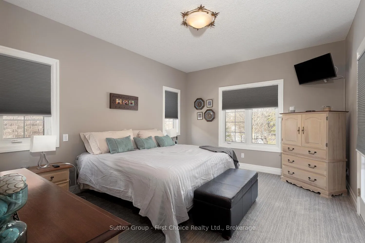 Photo 22 of 32 North Pointe Drive, Stratford — HOMEH