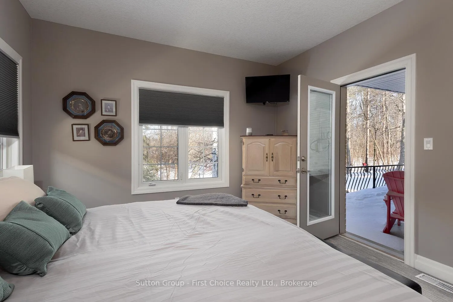 Photo 23 of 32 North Pointe Drive, Stratford — HOMEH