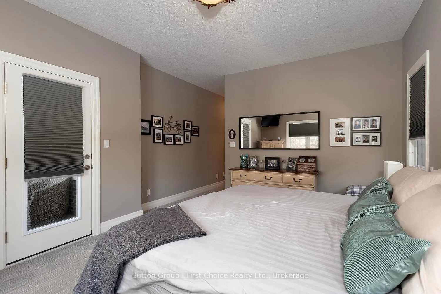 Photo 24 of 32 North Pointe Drive, Stratford — HOMEH