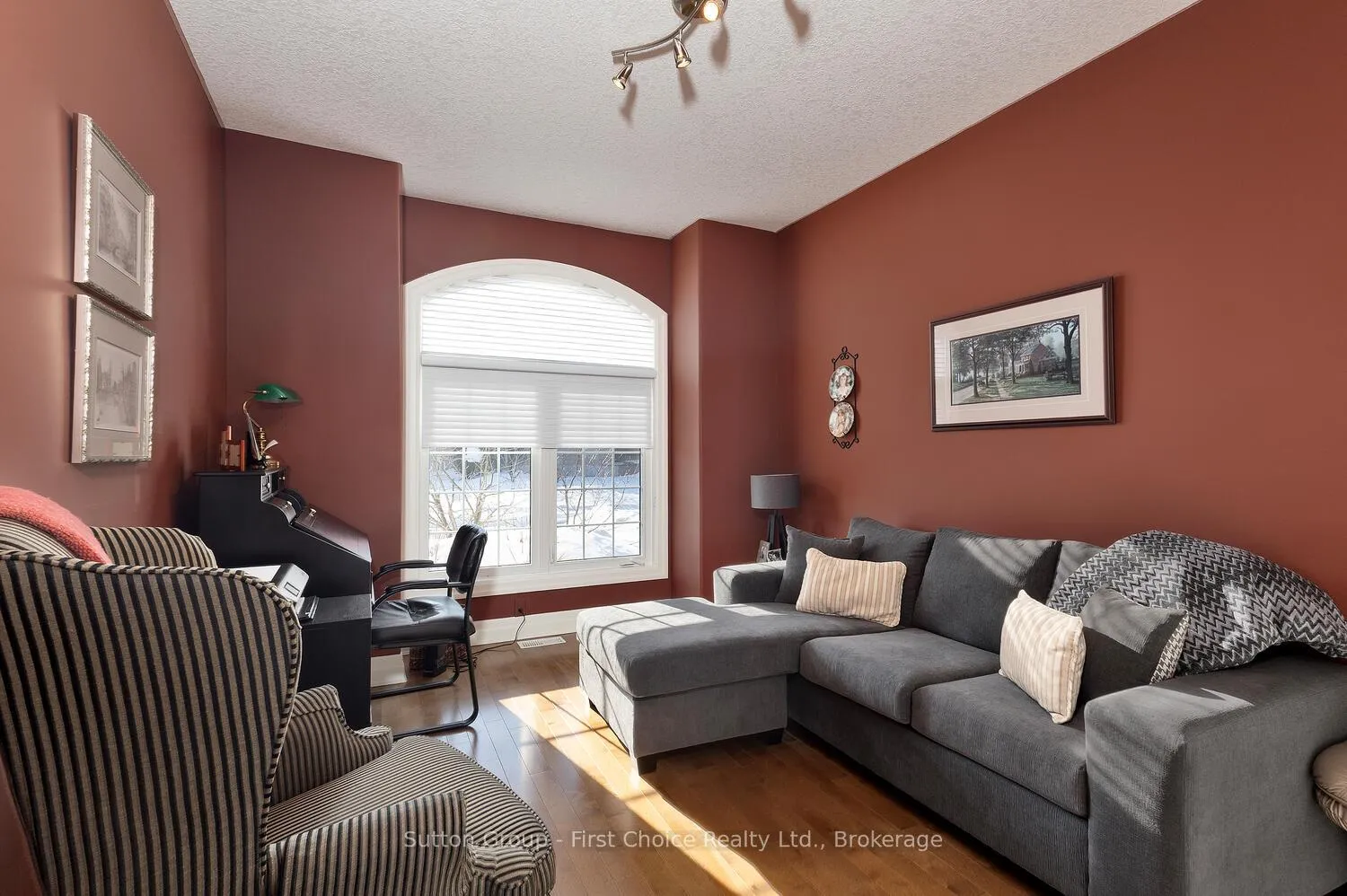 Photo 25 of 32 North Pointe Drive, Stratford — HOMEH