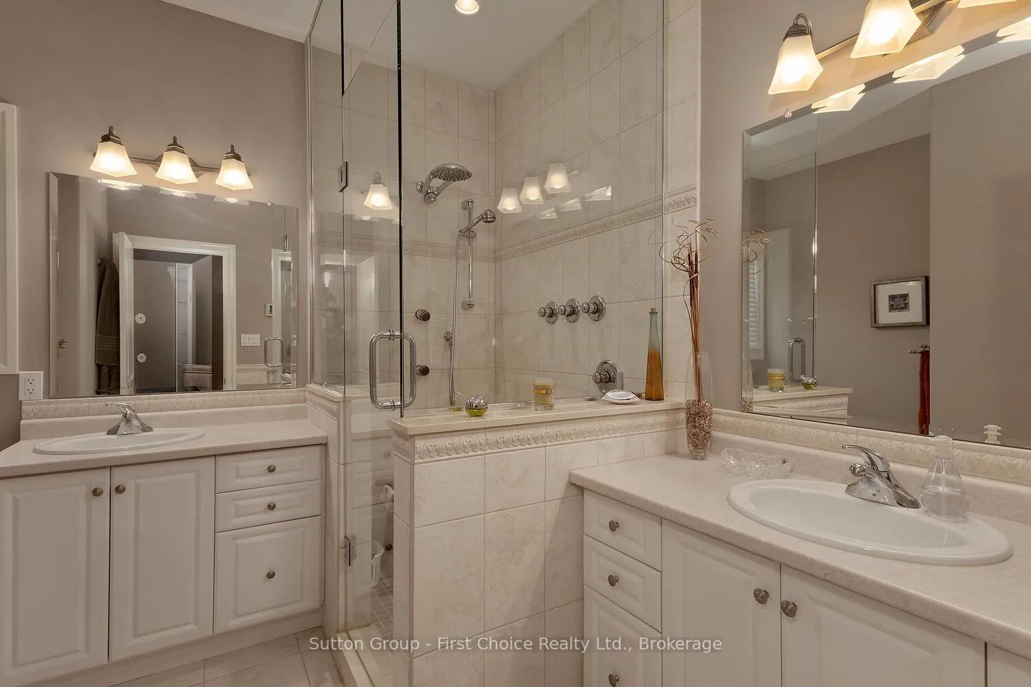 Photo 28 of 32 North Pointe Drive, Stratford — HOMEH