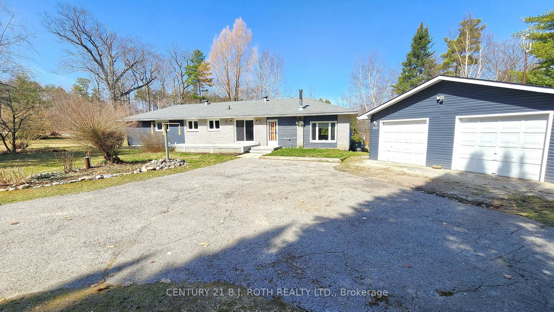 Photo 3 of 3909 Guest Road, Innisfil, Rural Innisfil — HOMEH