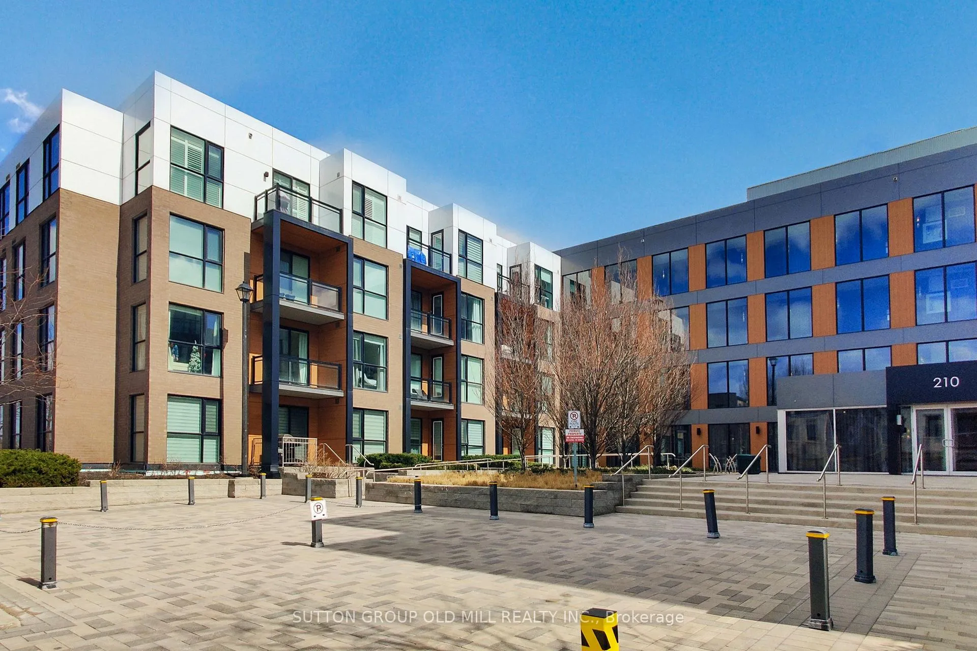Front of Unit 214, 210 Sabina Drive