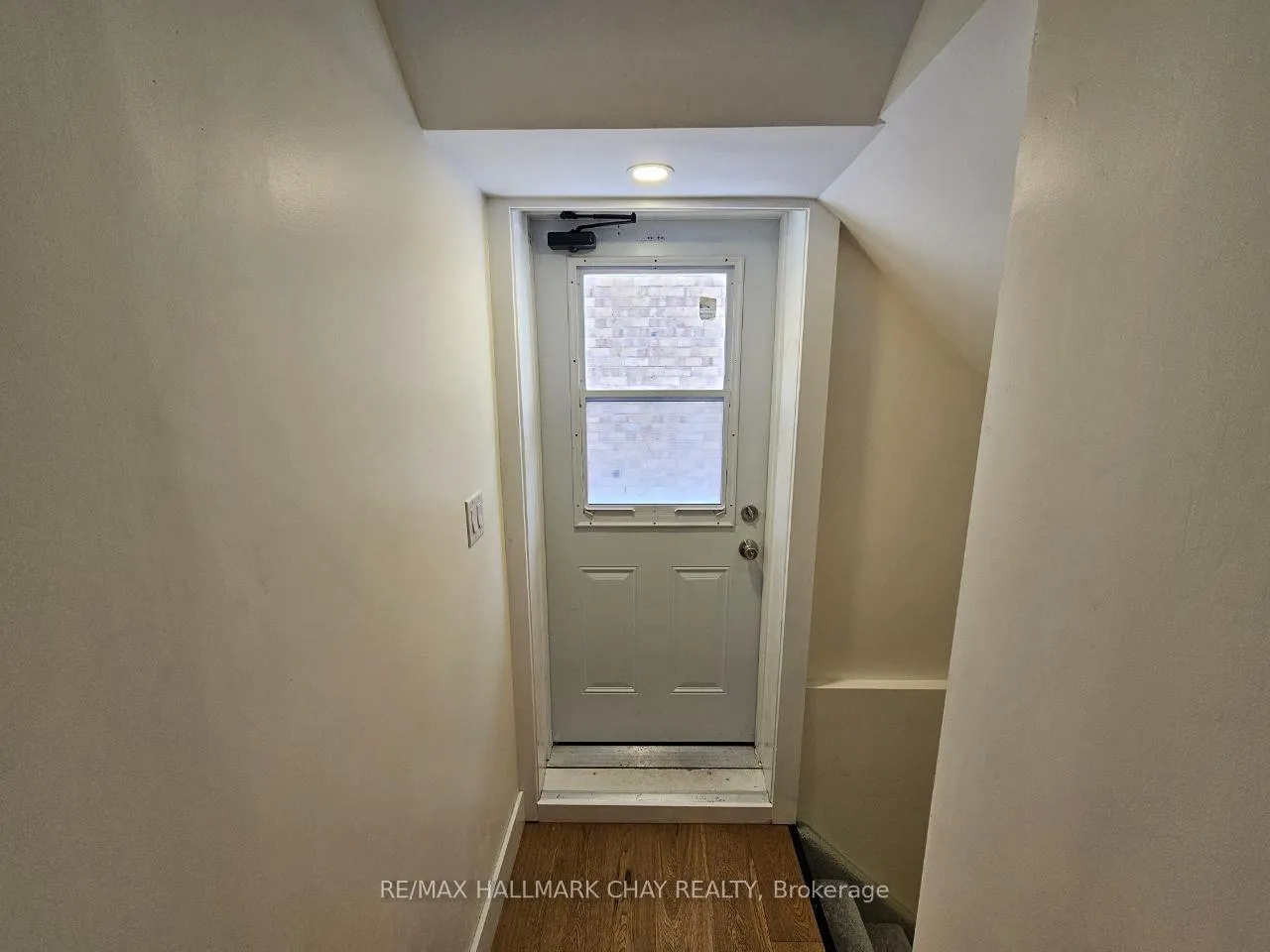 Photo 2 of Unit Lower, 47 Lake Crescent, Barrie, Holly — HOMEH