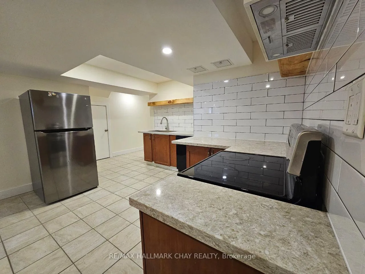Photo 7 of Unit Lower, 47 Lake Crescent, Barrie, Holly — HOMEH