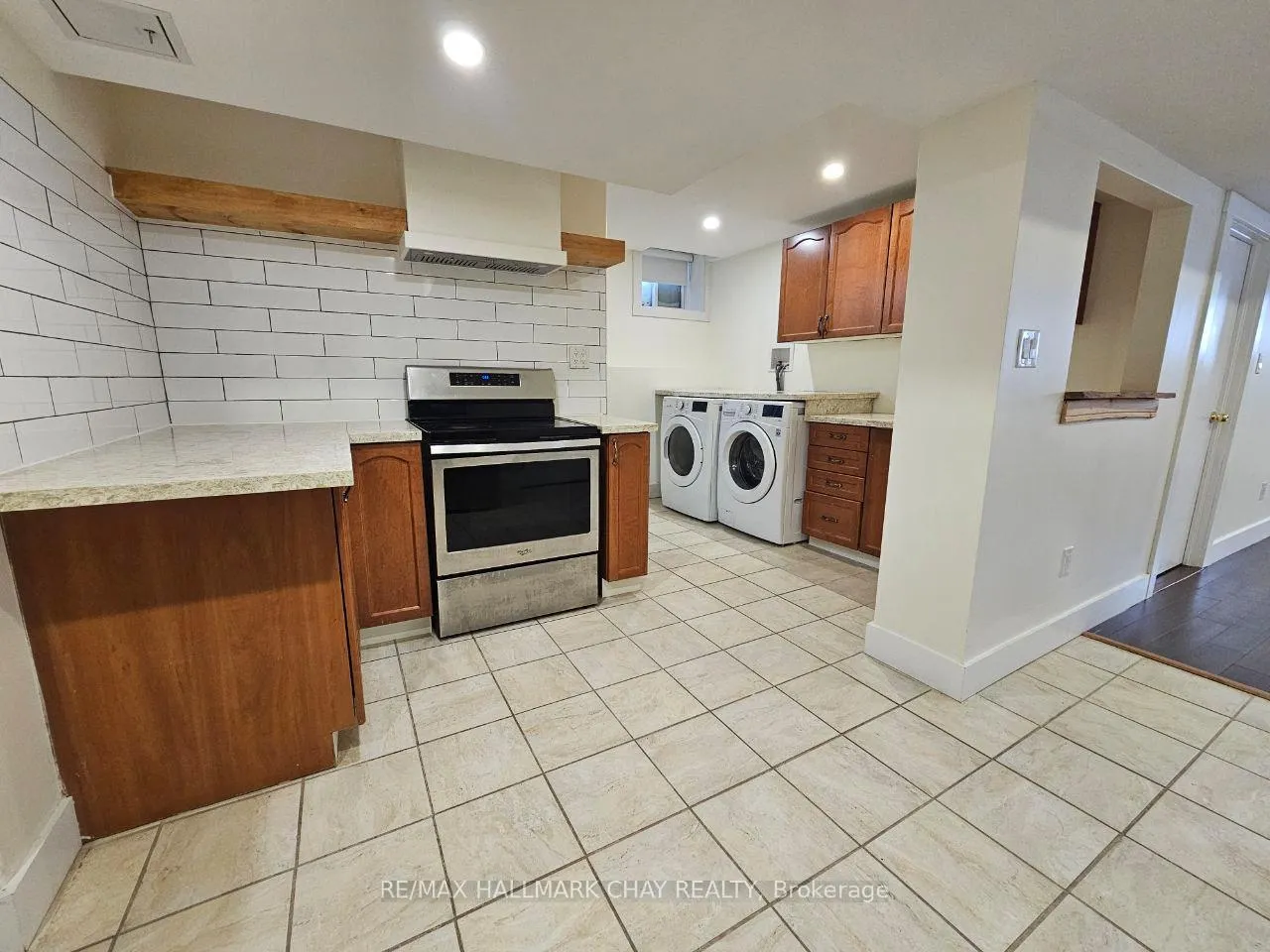 Photo 8 of Unit Lower, 47 Lake Crescent, Barrie, Holly — HOMEH