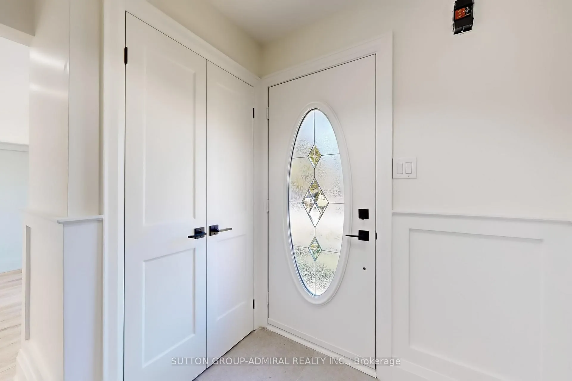 Photo 4 of 2213 Chalmers Crescent, Innisfil, Alcona — HOMEH