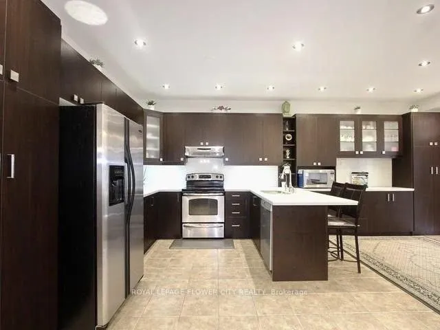 Photo 5 of 9 Maddybeth Crescent, Brampton, Bram West — HOMEH