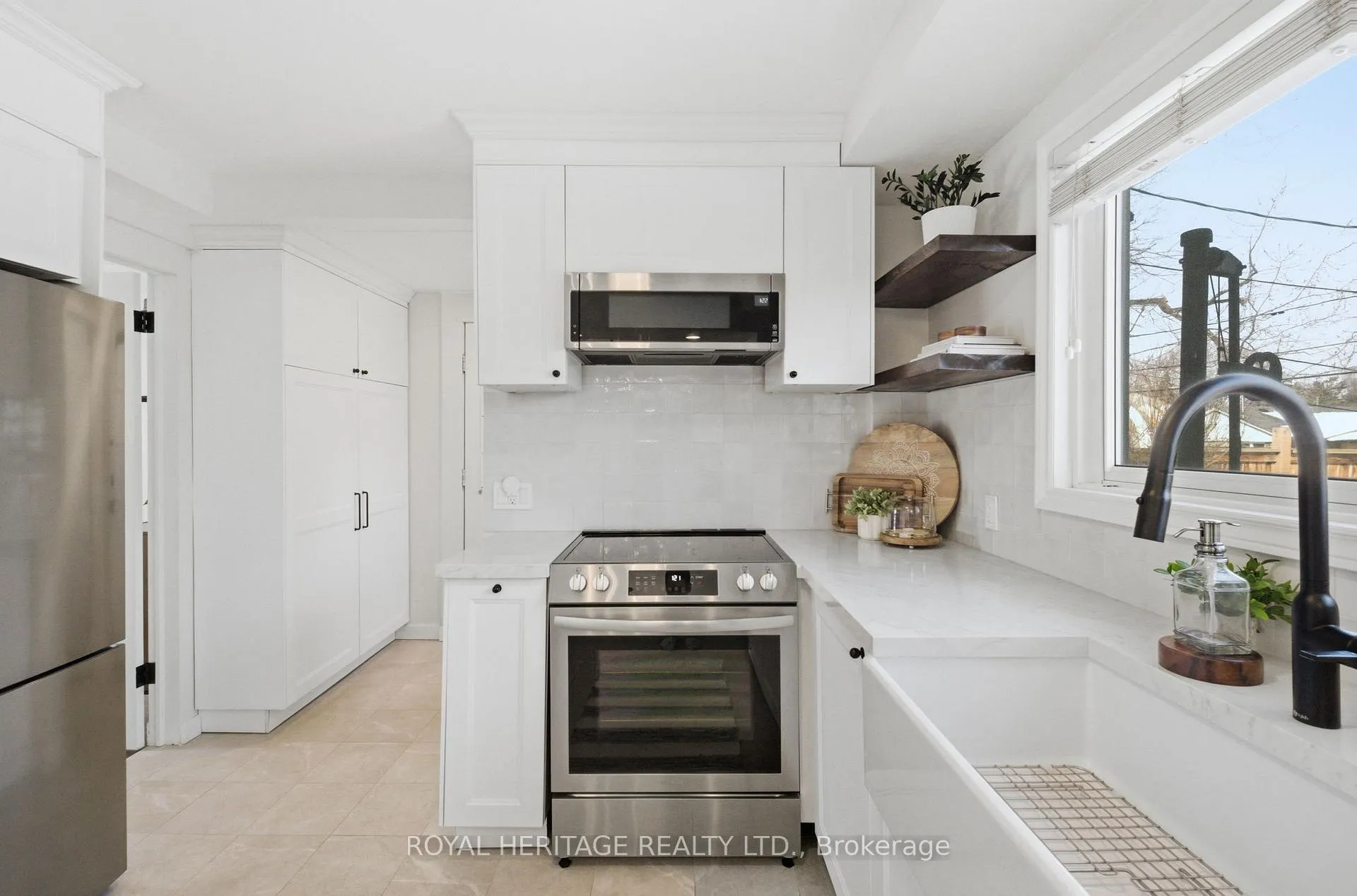 Photo 13 of 36 Forest Road, Ajax, South East — HOMEH