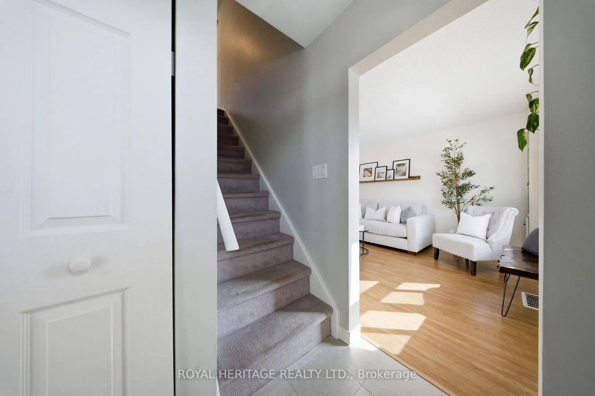 Photo 17 of 36 Forest Road, Ajax, South East — HOMEH